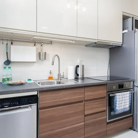 Szafrana Cosy By Bookinghost *